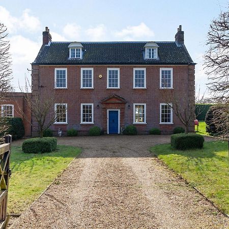 Hemblington Hall Arts And Leisure Ltd South Walsham 外观 照片
